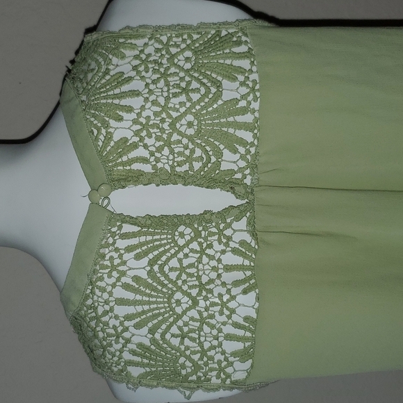 Anthropologie [E (hanger) M] size S light green sleeveless blouse 🌛 - Picture 4 of 13